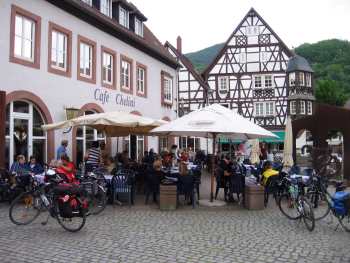 Kaffeepause in Annweiler